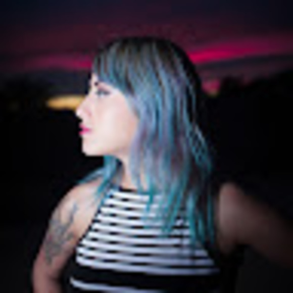 Meet your Posher, Anissa - Picture 1 of 1